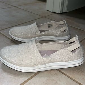 Clarks Cloudsteppers- natural Shimmer 9.5size